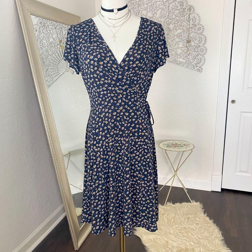 NWT Muse Petite Short Story Floral Navy Faux Wrap dress S Petite
